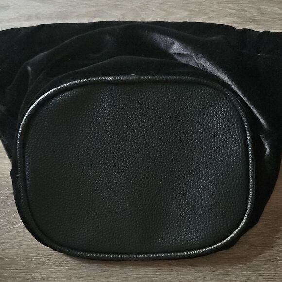 Anastasia Beverly Hills Large Travel Stand Alone Velour Makeup Pouch NEW - Picture 2 of 7